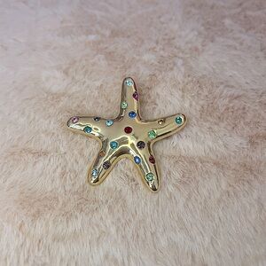 🌷2/$10🌷Gold starfish brooch